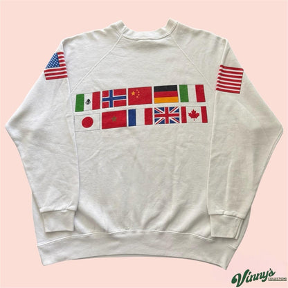 Vintage 90s Disney EPCOT World Showcase Flag Crewneck Sweatshirt Mens 3XL