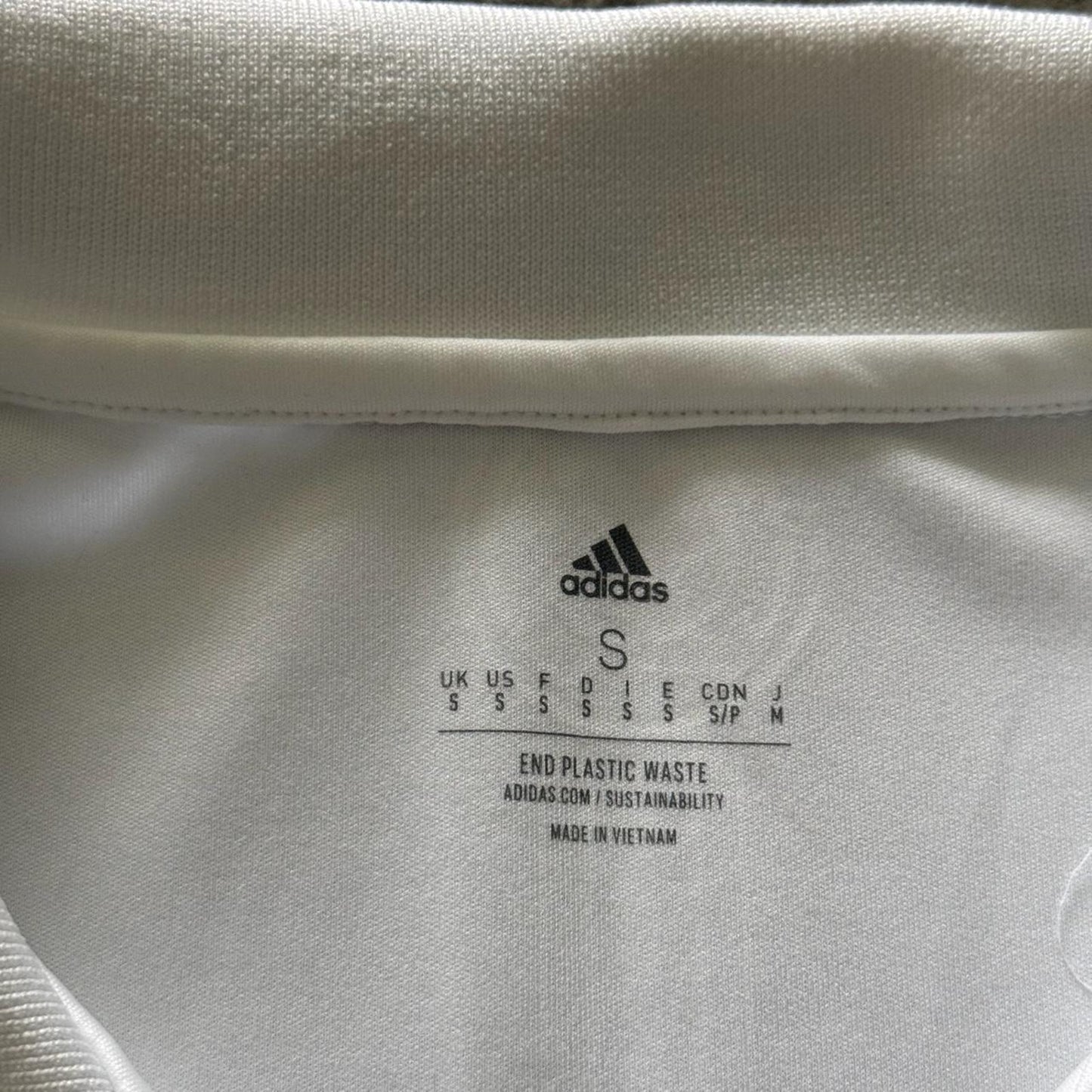 Adidas 2023/24 Real Madrid Home Soccer Jersey Kit Mens Small